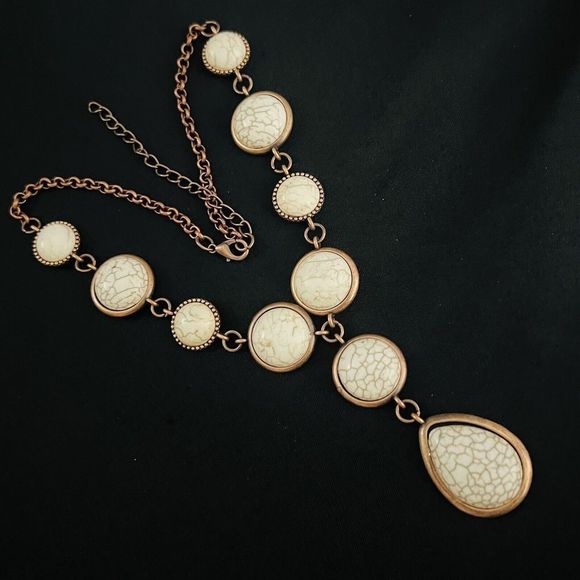Jewelry - Vintage Faux White Howlite￼ Cabochon Necklace Bib Copper Tone Statement